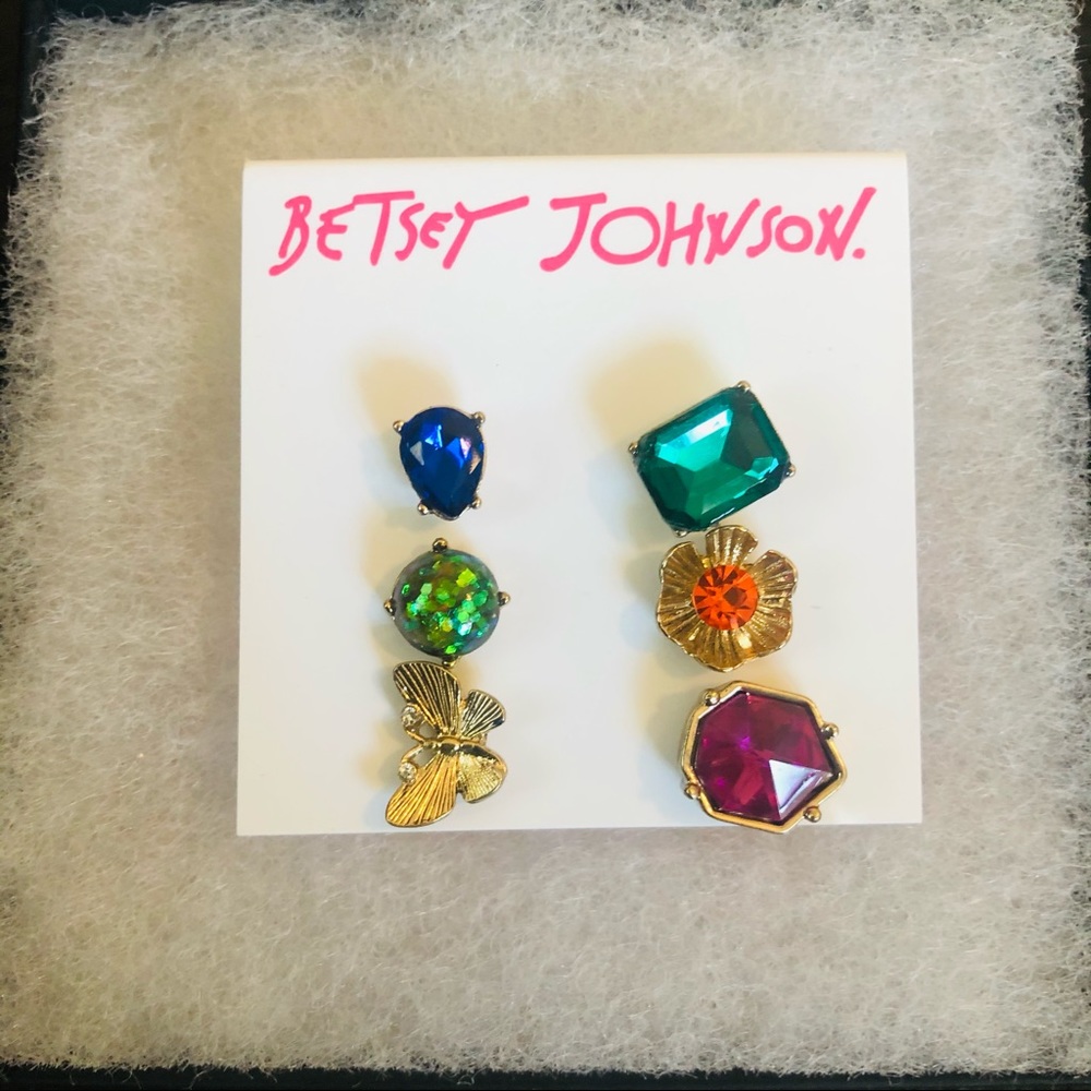NIB Betsey Johnson mix match stud earrings